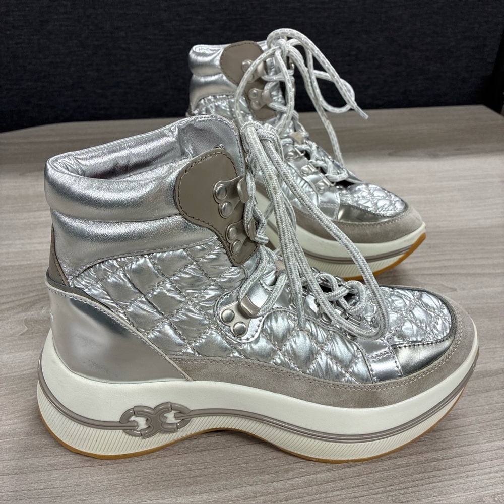 Tory Burch Gemini Link Quilted Metallic Leather Platform Hiking Boots Silver W6
